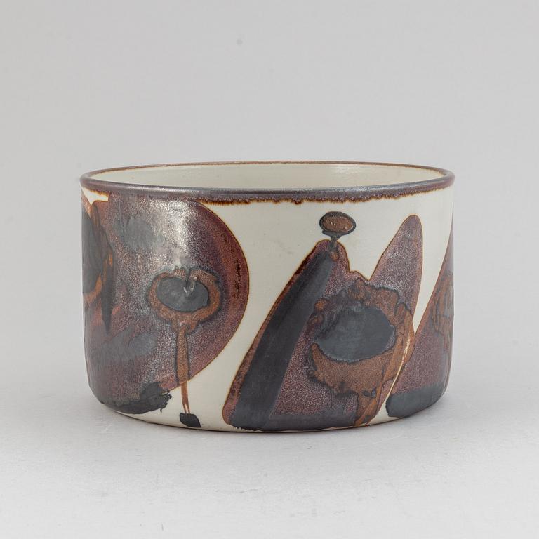 Carl-Harry Stålhane, a stoneware bowl, Deignhuset, signed.