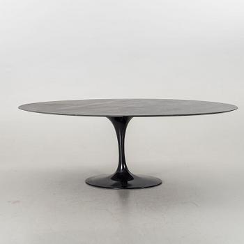 EERO SAARINEN, matbord, "Tulip", Knoll Internationall, märkt, 1900-talets senare hälft.