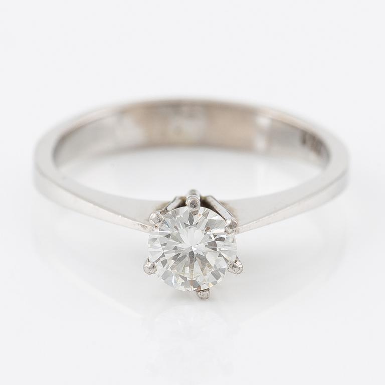 Ring, 18K white gold with brilliant-cut diamond.