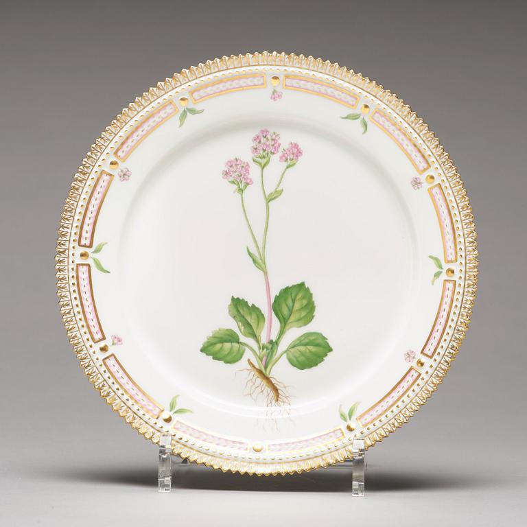 LUNCHTALLRIKAR, 12 stycken (6+6), porslin. "Flora Danica", Royal Copenhagen, Danmark, 1900-tal.