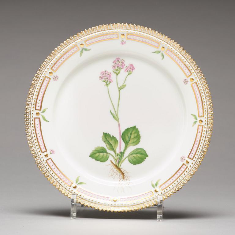 LUNCHTALLRIKAR, 12 stycken (6+6), porslin. "Flora Danica", Royal Copenhagen, Danmark, 1900-tal.