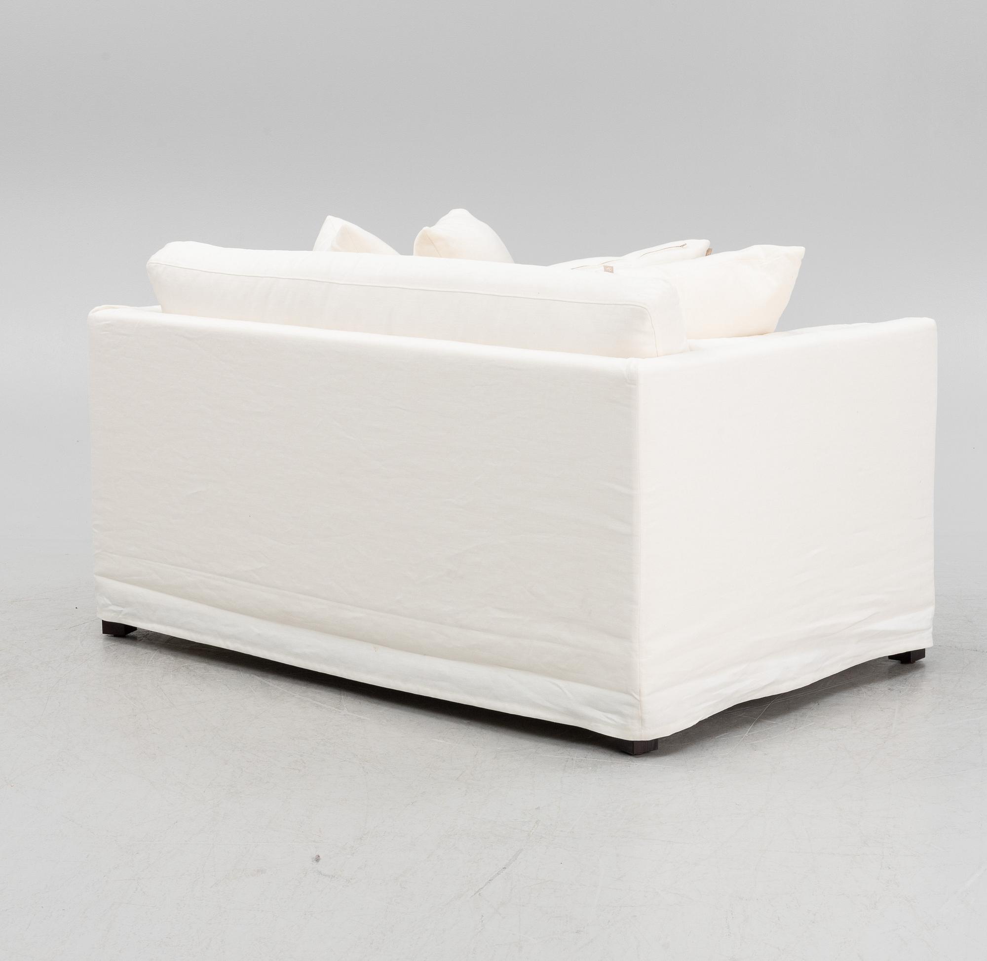 A 'Bloomsbury' sofa / loveseat, Slettvoll, Norway 21st century.