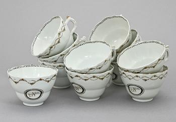 BÅLSKÅL samt KAFFEKOPPAR, 11 st, porslin, Kina, 1700/1800-tal.