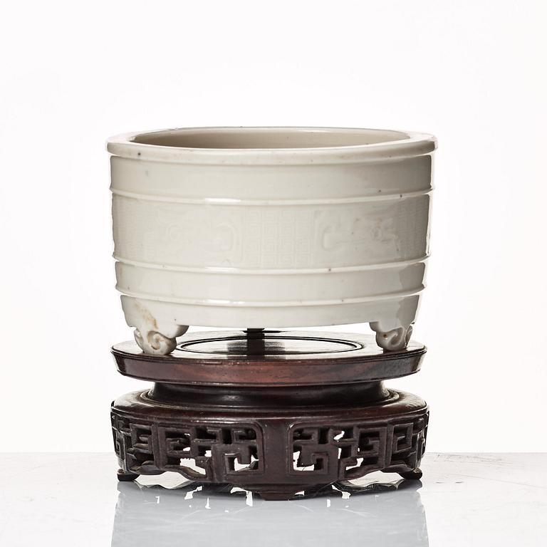 A blanc de chine censer, Qing dynasty, Kangxi (1662-1722).