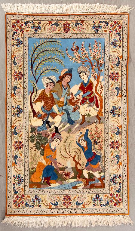 A semiantique Isfahan carpet ca 166 x 108 cm.