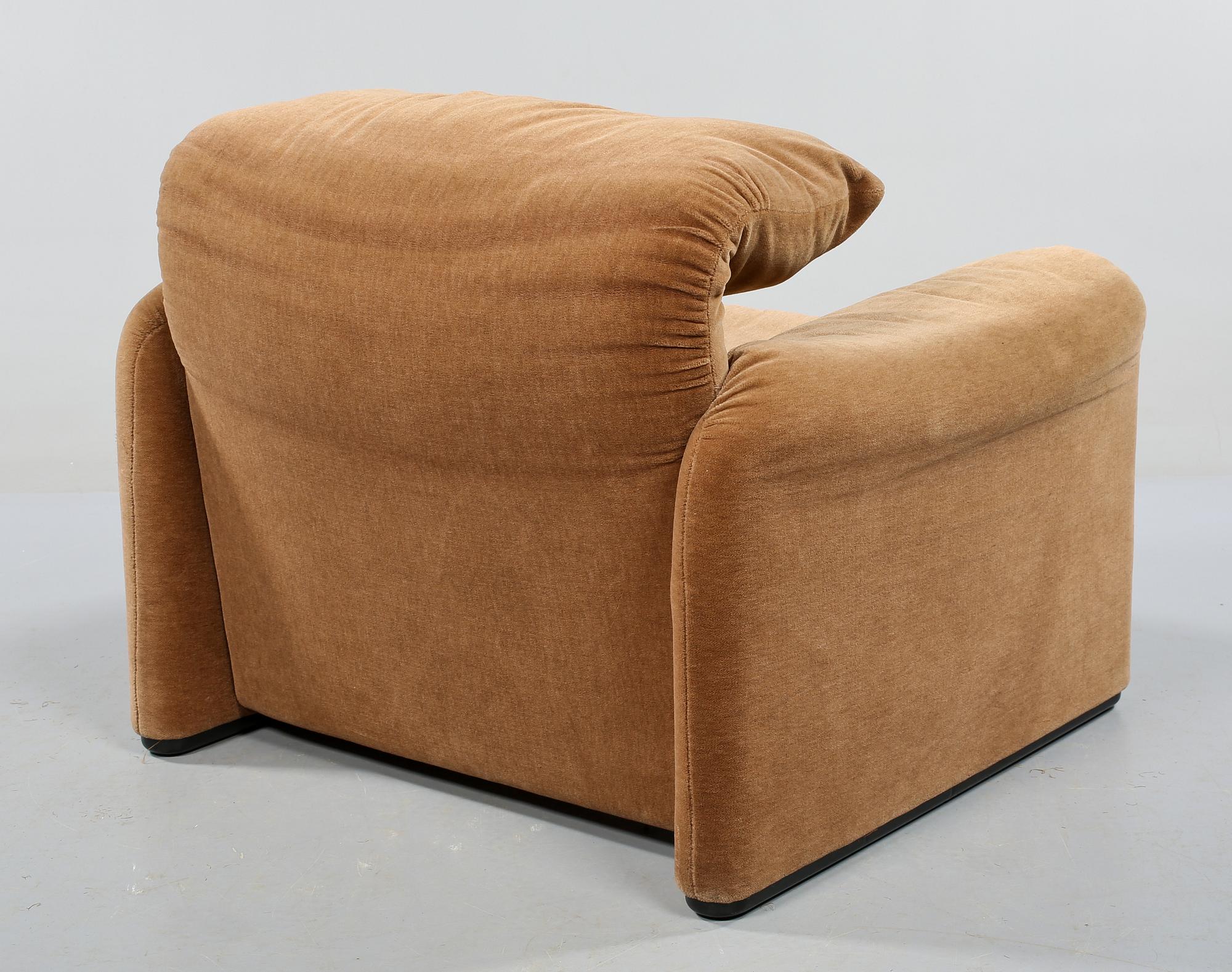 FÅTÖLJ, "Maralunga", Vico Magistretti för Cassina, formgiven 1973.
