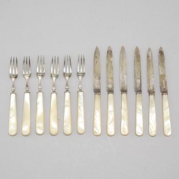 Twelve 20th century fruit flatware, Sheffield, England.