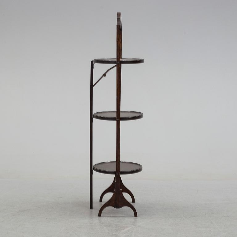 CAKESTAND, oak, England, 20th century.