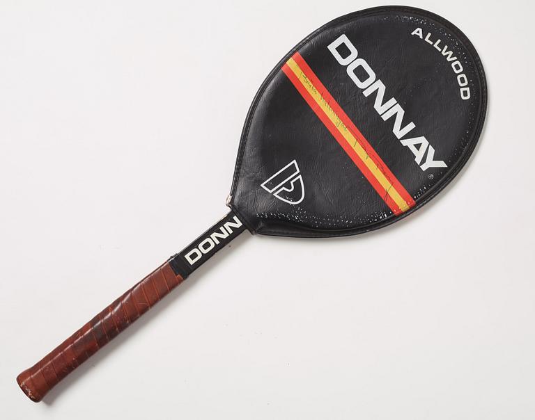Tennisracket, Donnay Borg Allwood. Signerad av Björn Borg med dedikation på Slipcase.