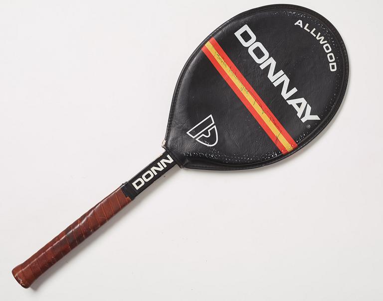 Tennis racket, Donnay Borg Allwood. Signed by Björn Borg with dedication on Slipcase.