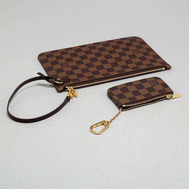 LOUIS VUITTON, 'pochette' samt 'Key pouch'.