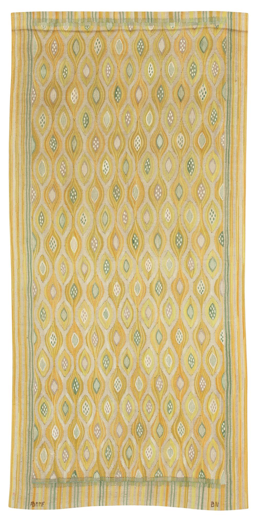 Barbro Nilsson, DRAPERI. "Kärnfrukt". Gobelängvariant. 243 x 114,5 cm. Signerat AB MMF BN.