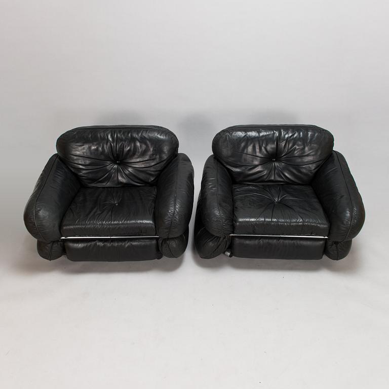 Kurt Hvitsjö, A pair of 1970's 'Hannibal' armchairs for Isku.