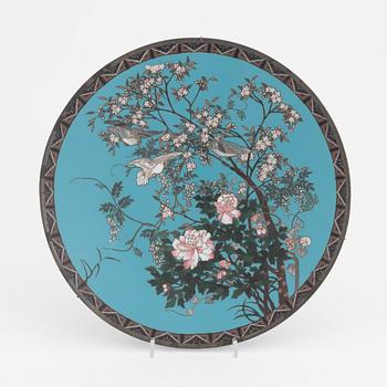 Vas samt fat, cloisonné. Japan, tidigt 1900-tal.