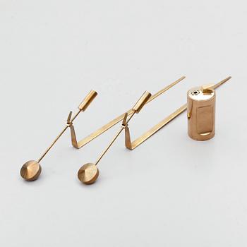 VÄGGLAMPETTER, 1 par samt CIGARETTÄNDARE, Pierre Forsell, Skultuna.
