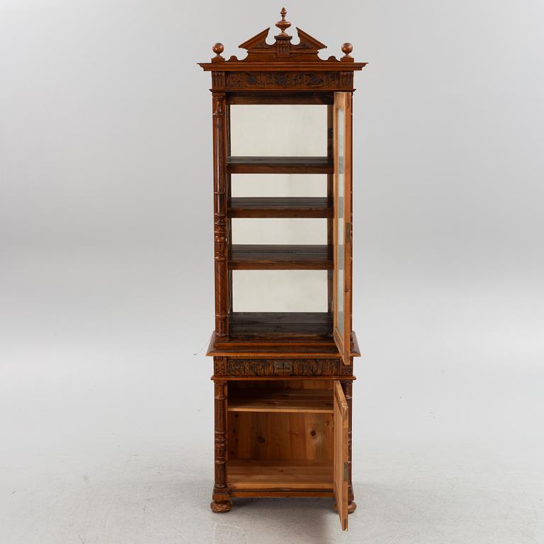 Bokskåp, nyrenässansstil, 1800-talets slut.