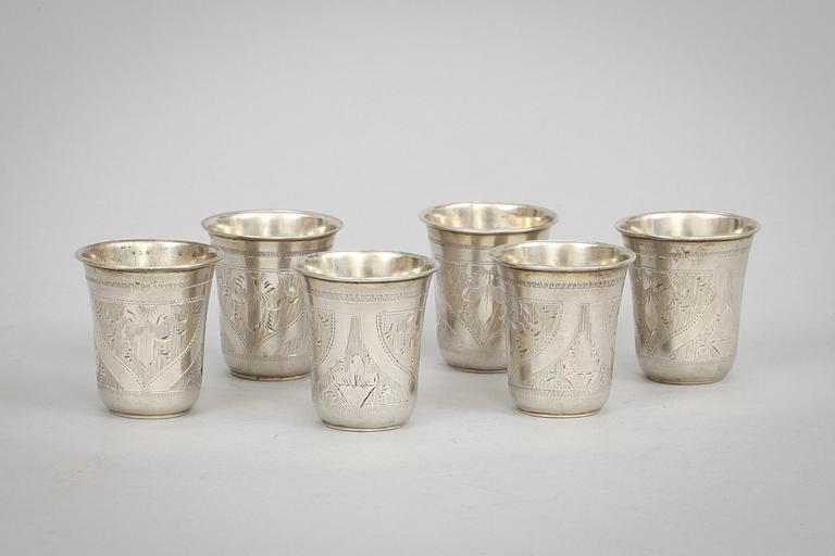 VODKABÄGARE, 6 st, silver, Moskva, Ryssland 1883. 154gr.
