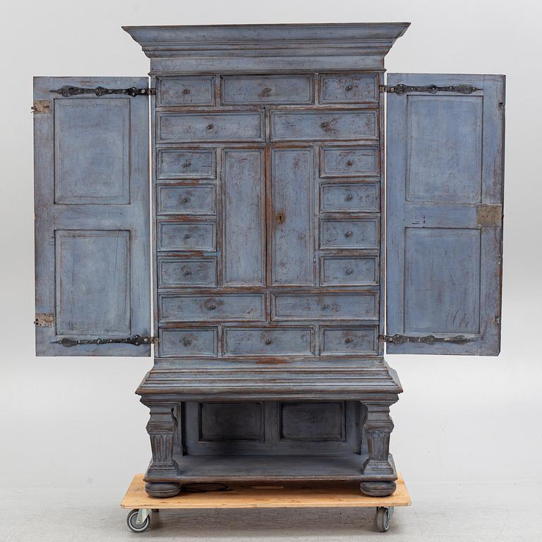 A cabinet, 18th Century.