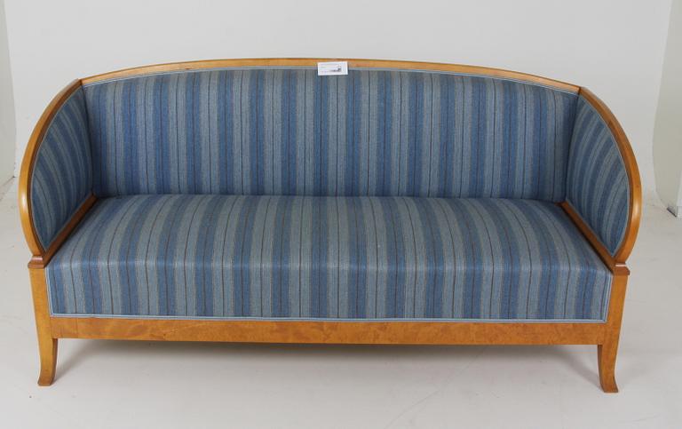 SALONGSGRUPP, 6 delar, möjligen formgivna av Carl Malmsten, 1900-talets första hälft.