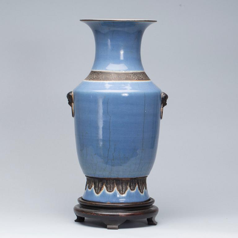 VAS, stengods. Kina, 1900-talets första hälft.