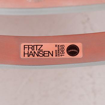 Poul Kjaerholm, fåtöljer "PK-22", Fritz Hansen, Danmark, daterade 1988.