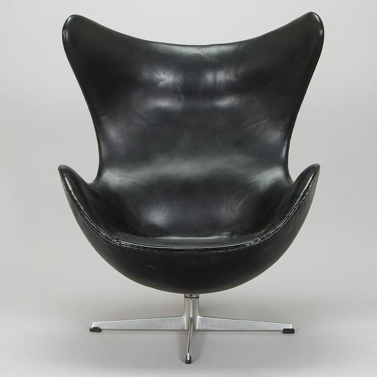 Arne Jacobsen, a black leather "Egg" armchair, Fritz Hansen, Denmark 1960/70s.