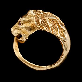 RING, 21 k guld. Vikt 12,8 g.