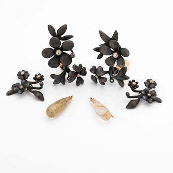 Ole Lynggaard, Earrings, a pair, "Forest", oxidised silver with red gold settings and brilliant-cut diamonds, with additional pendants.