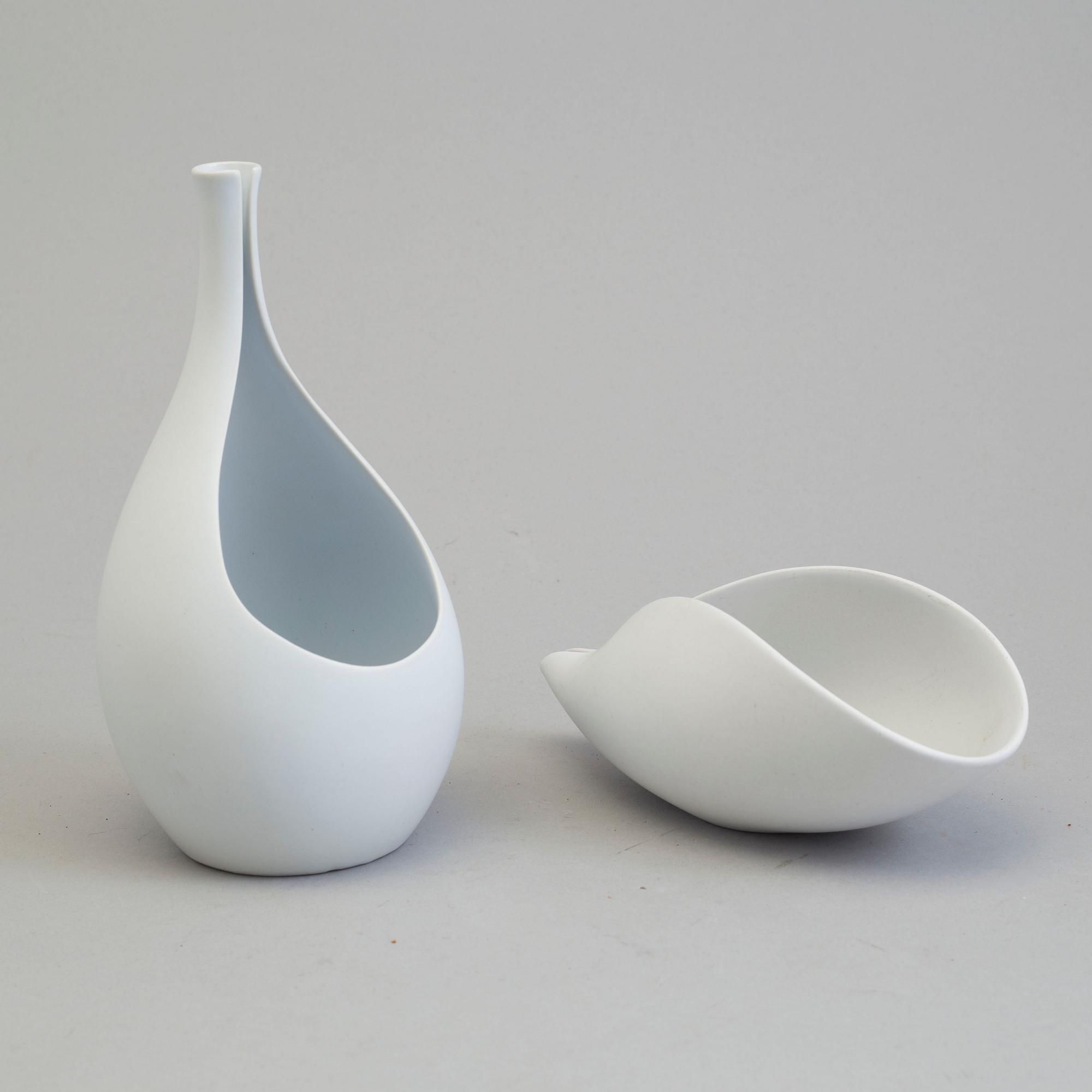 A stoneware vase and bowl of the "Pungo" series, Stig Lindberg, Gustavsberg 1953-63.