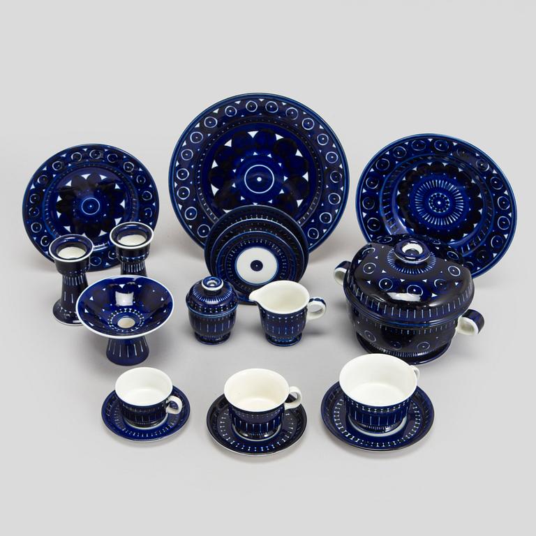 Ulla Procopé, A 61-piece dinnerware and coffee service, "Valencia", Arabia 1960s.