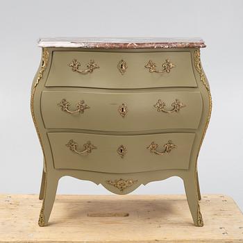 Byrå, rokokostil, 1900-talets första hälft.