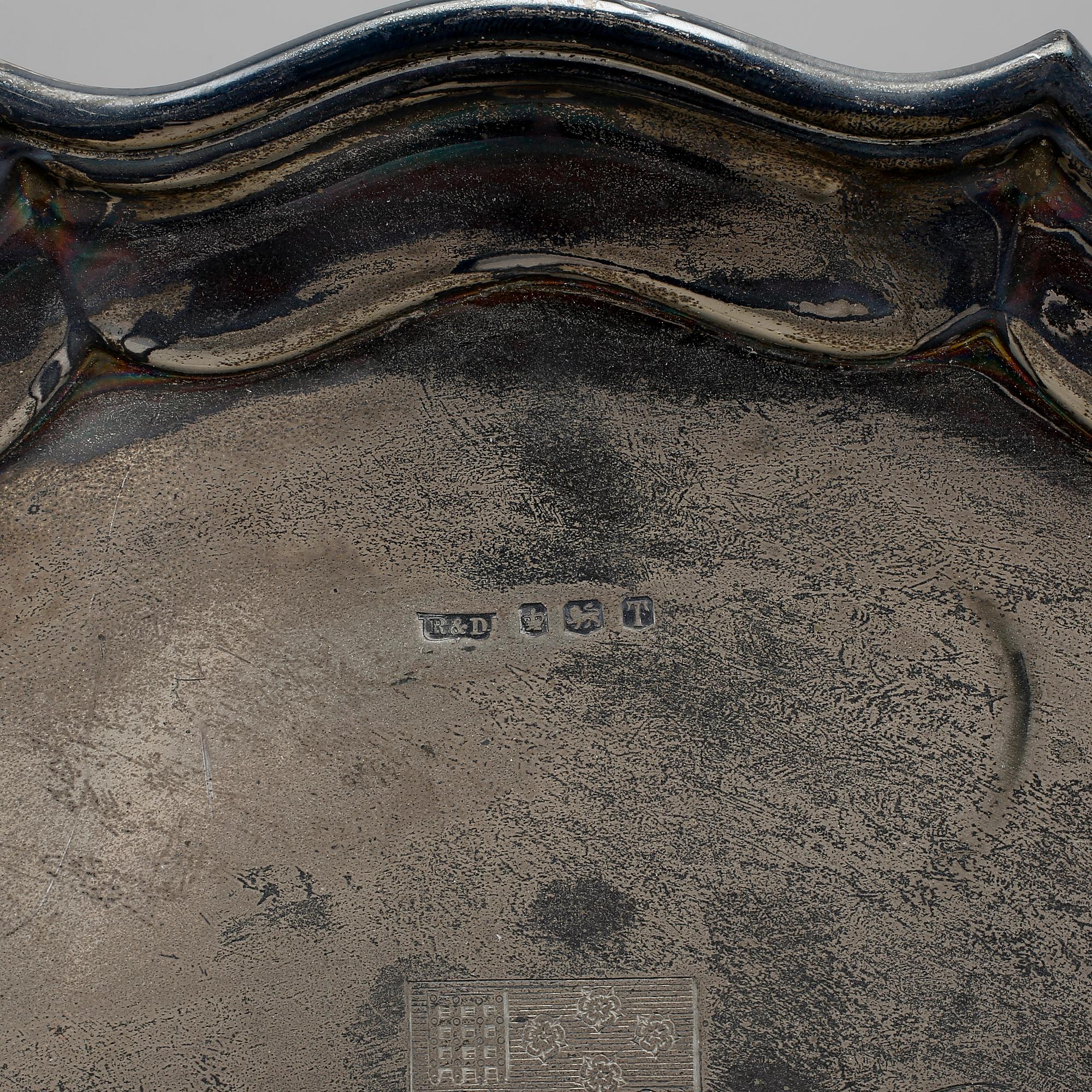 FAT, silver, England, 1900-tal. Vikt ca 1100 gram.