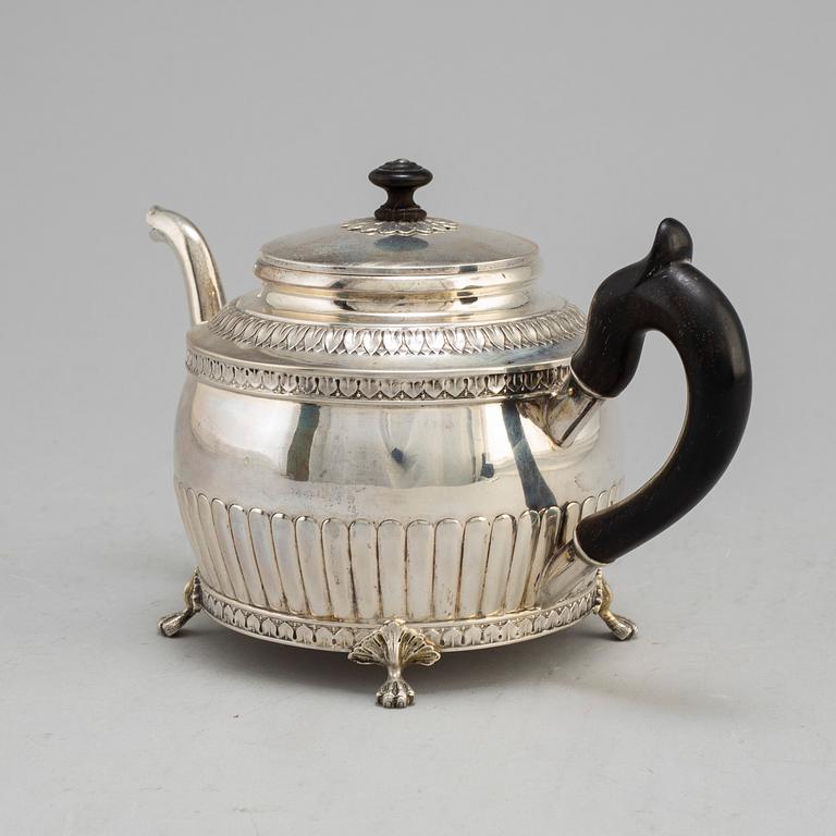 ISRAEL SUNDSTRÖM, a silver teapot, Stockholm 1912.