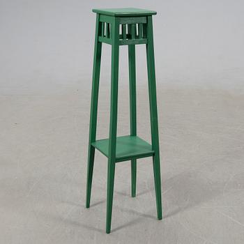 Pedestal, early 20th century.