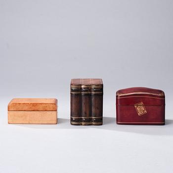 ETUIER, 3 st, läder, Italien, Frankrike 1900-tal.
