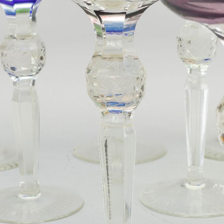 A SET OF 10+6 WINE GLASSES. 20TH CENTURY.