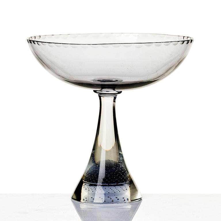 Sven Palmqvist, fyra delar, glas, Kraka, Orrefors 1940-50-tal, nr 34, 170, 359 samt en osignerad.