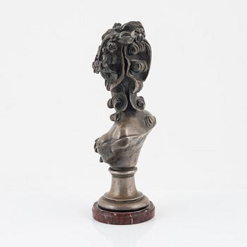 Okänd konstnär, tidigt 1900-tal, skulptur/byst, signerad, patinerad metall på stensockel, höjd 25,5 cm.