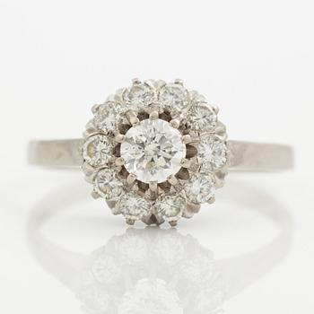 Ring 18K white gold set with round brilliant-cut diamonds.