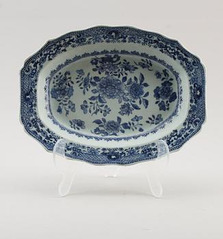 SKÅLFAT, porslin, Kina, Qianlong 1736-1795.