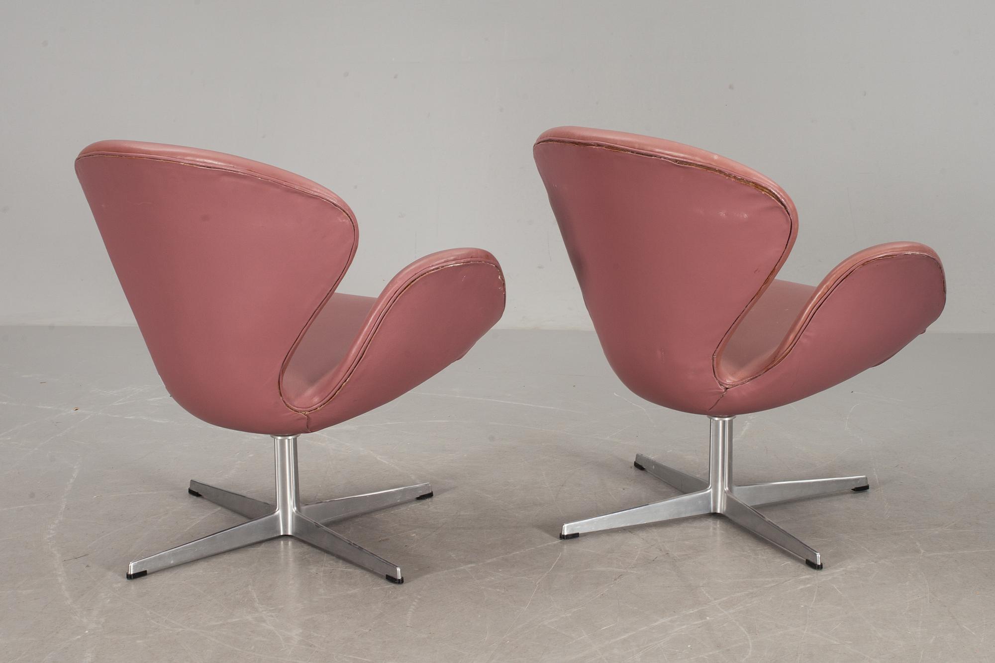 FÅTÖLJER, ett par, "Svanen", Arne Jacobsen, Fritz Hansen.