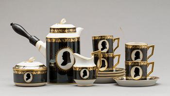 KAFFESERVIS, porslin, 8 delar. Royal Copenhagen 1976, numrerad 275/300.