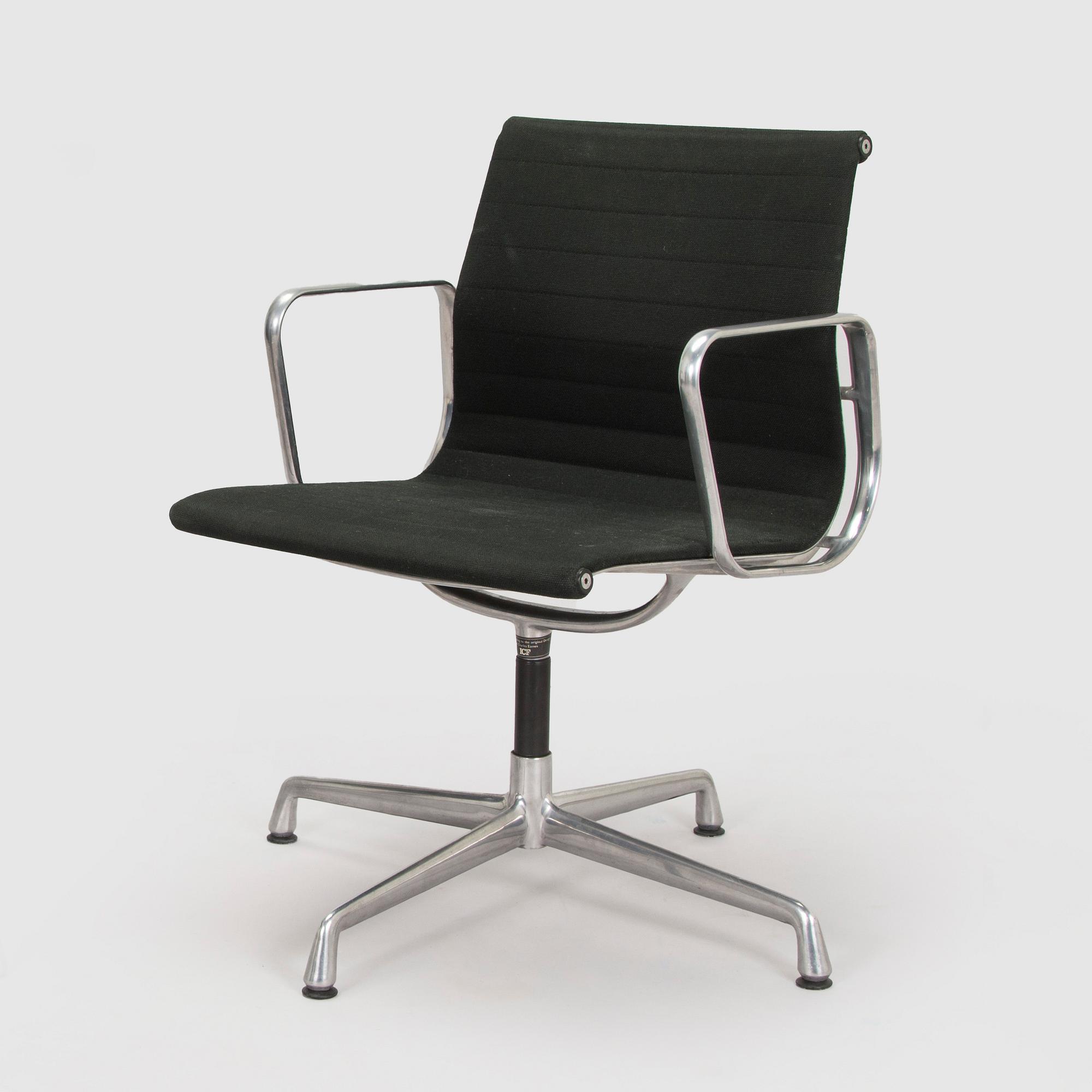 Charles & Ray Eames, karmstol, "EA108", licenstillverkad av ICF, Italia, 1970/80-tal.