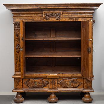 A Baroque cabinet from around the year 1700.