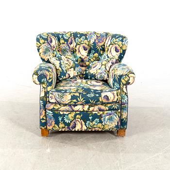 A 1940's cosy chair.