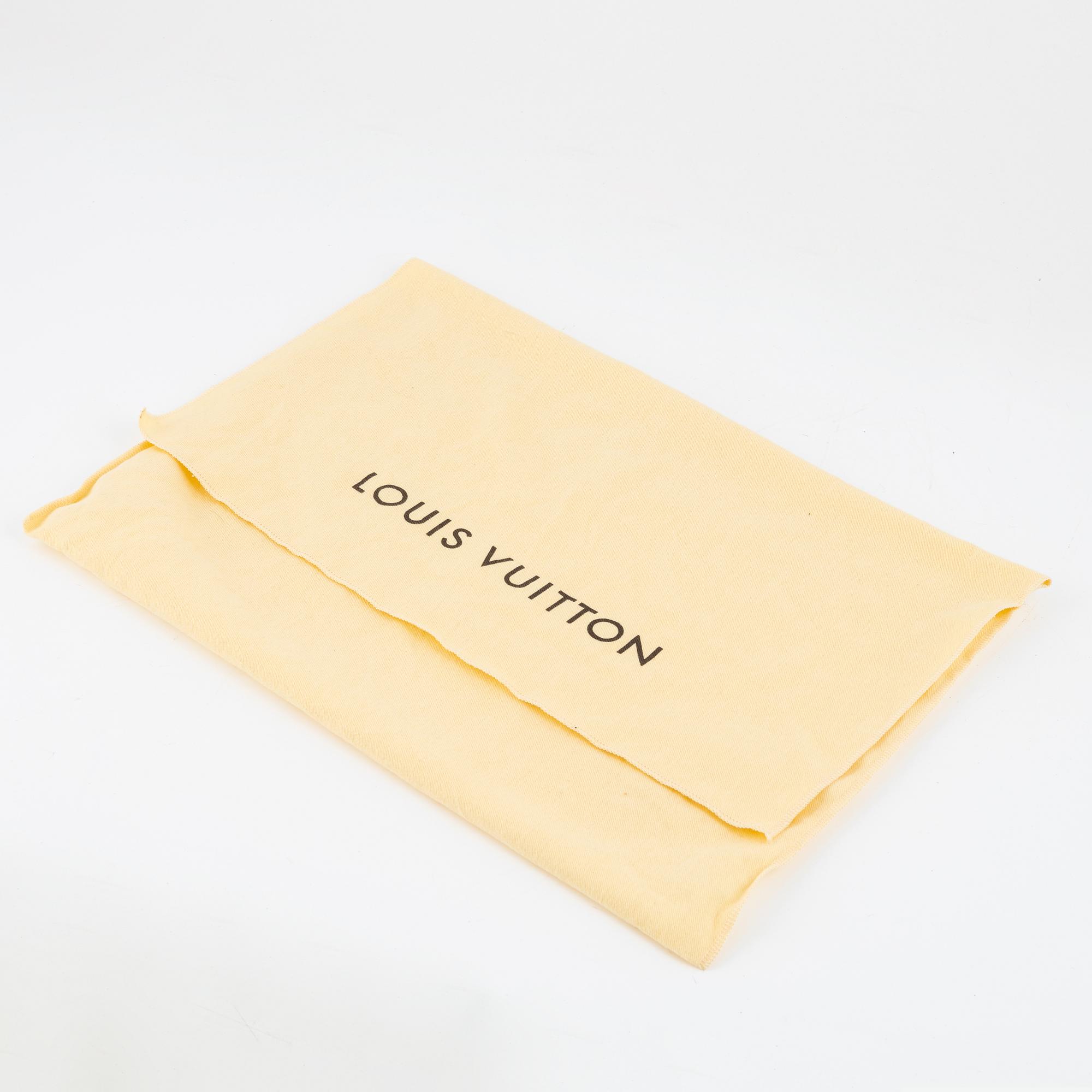 Louis Vuitton, a vernis patent leather 'Wilshire' bag.