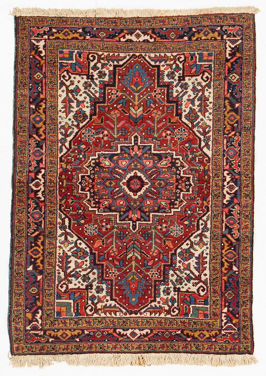 Matto, Antiikki/semi-antiikki Heris/Gorovan, noin 155 x 112 cm.