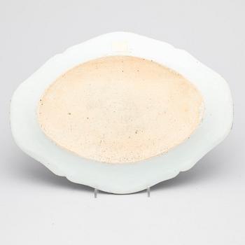 STEKFAT, porslin, Kina, Qianlong 1736-1795.