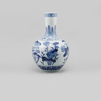VAS, porslin, Kina, modern tillverkning.