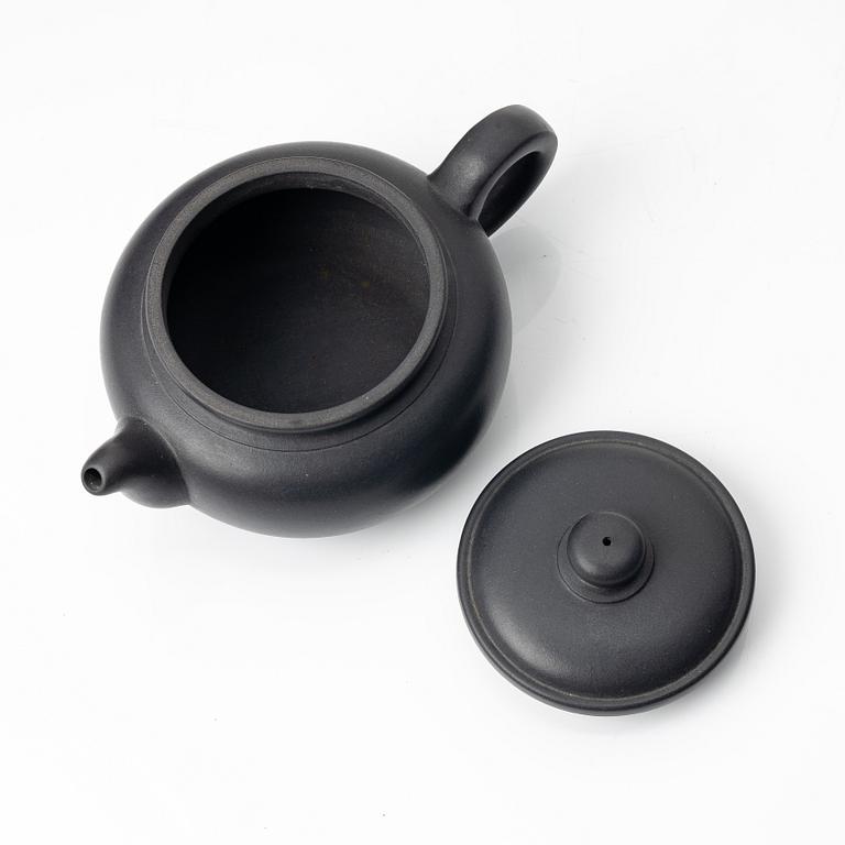 Zhou Guizhen, A blue yixing teapot, China, 1980s.